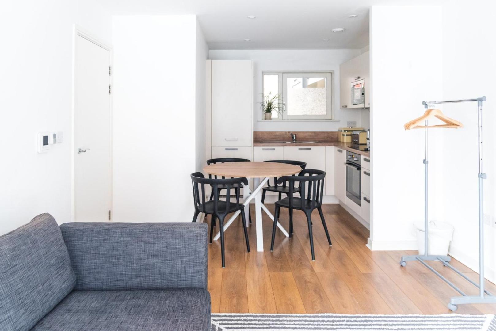 The City Song 1 Bedroom Apartment In Rotherhithe London Exterior photo